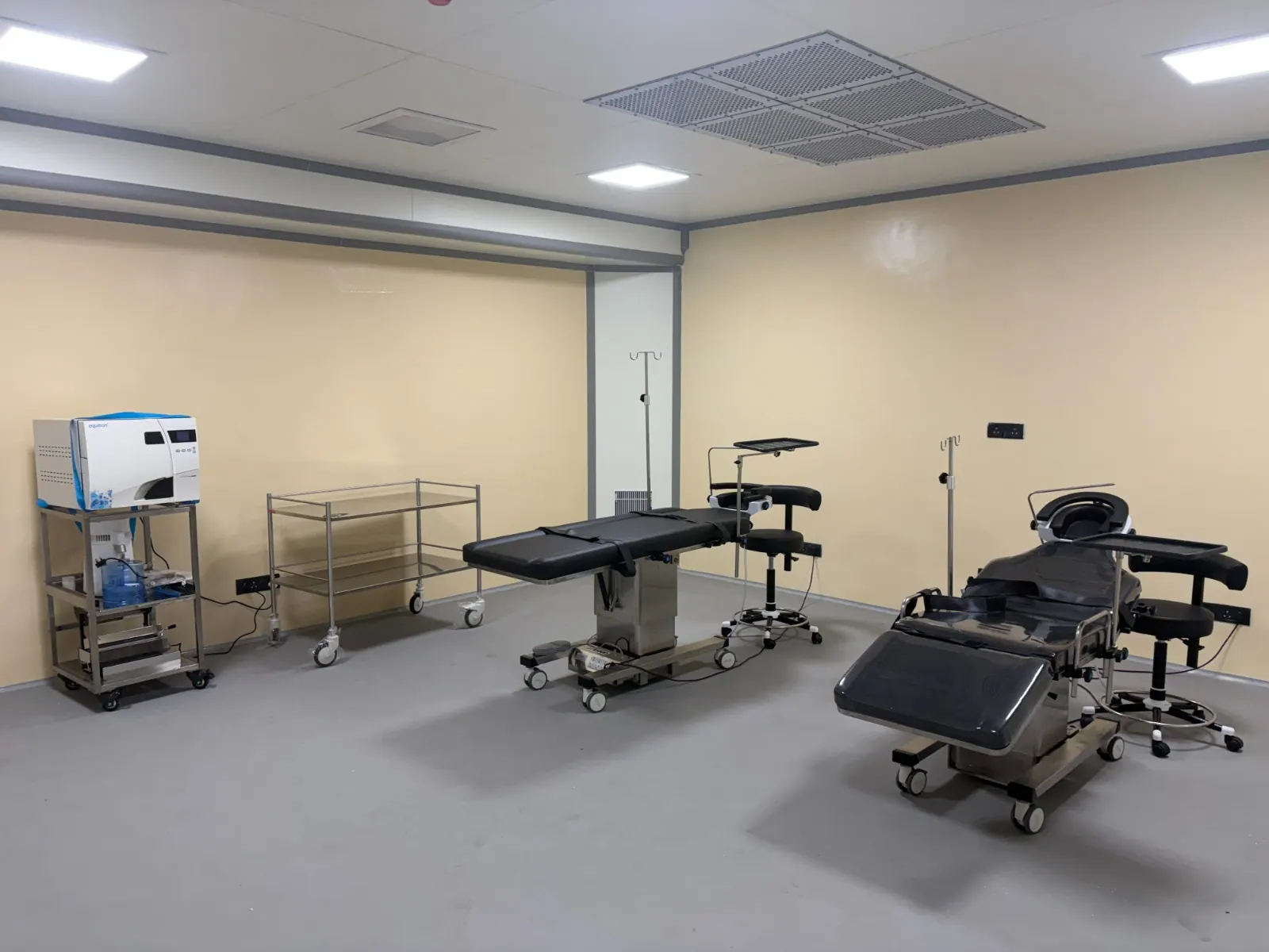 Ophthalmology Laboratory Support - Photo 2