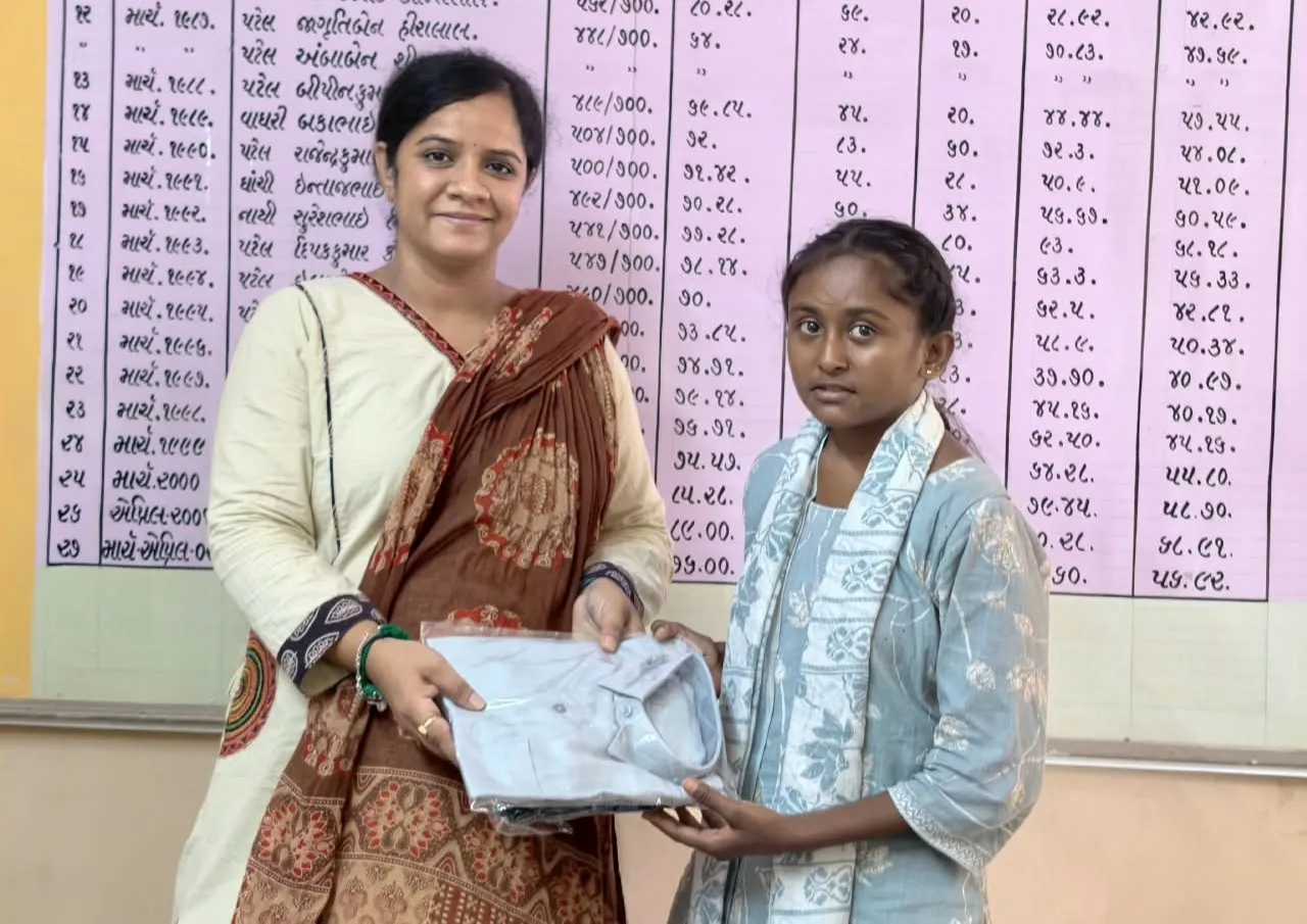 Uniform Distribution at Government Secondary School, Ghumasan - Photo 2
